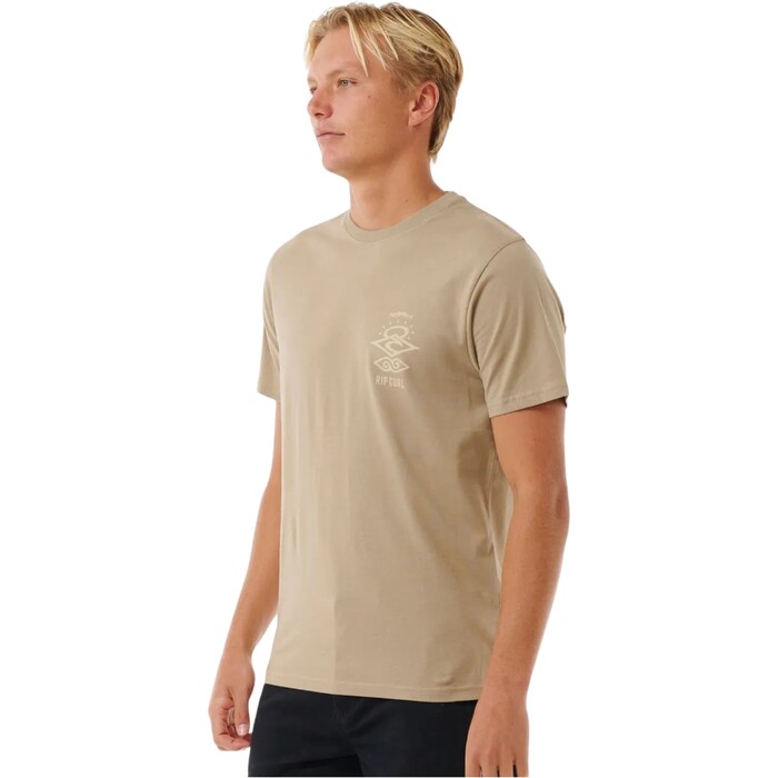 2024 Rip Curl Hombres Search Icon Tee 0CBMTE - Sand Dune